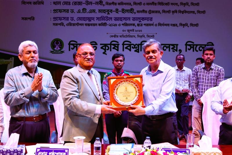 সিকৃবির ওরিয়েন্টেশনে শিক্ষা উপদেষ্টা